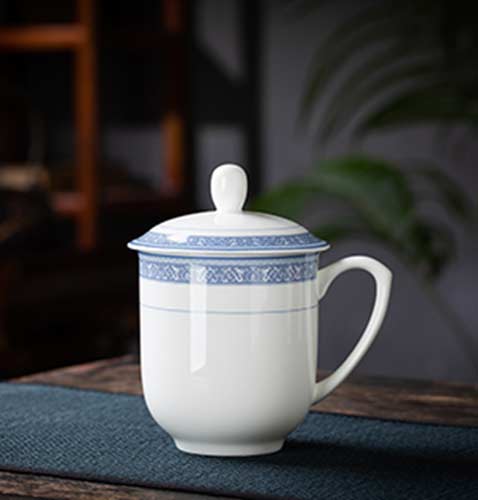 青花瓷茶杯